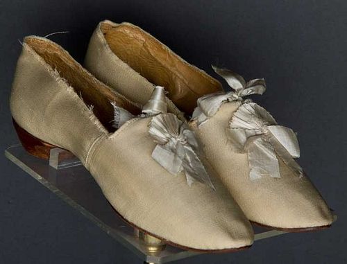 PAIR LADY'S WOOL DAY SHOES, c. 1830