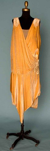 BEADED VELVET FLAPPER DRESS, MID 1920s