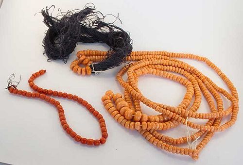 LONG STRAND CORAL BEADS, EARLY-MID 20TH C