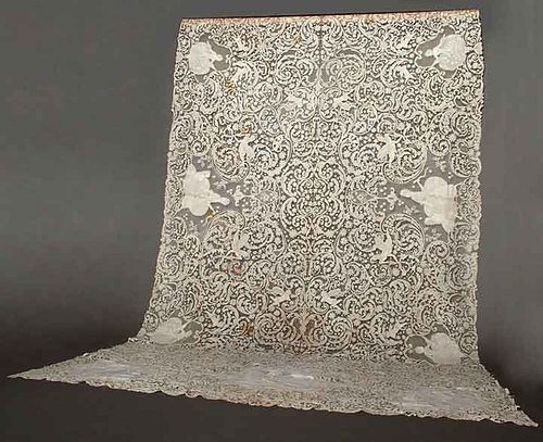 NEEDLE LACE BANQUET CLOTH, ITALY, c. 1900