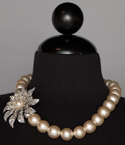CHANEL PEARL NECKLACE, c. 2000