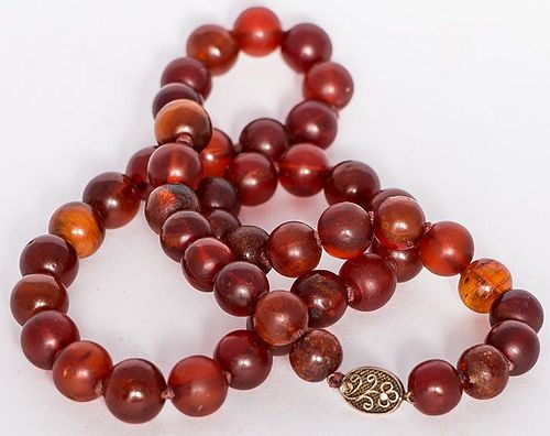 AMBER BEAD NECKLACE, CHINA, 19TH C