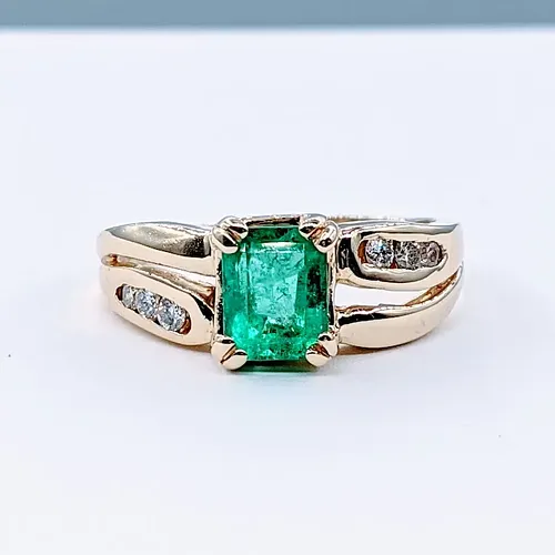 Stylish Emerald and Diamond Ring