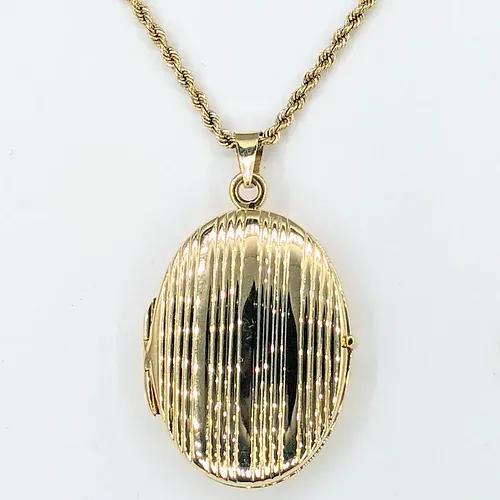 Vintage 14K Gold Locket with 24 Inch Chain