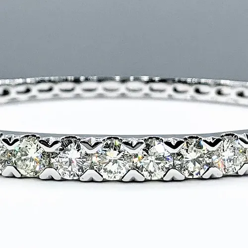 Amazing 5 1/2 Carat Diamond & White Gold Bangle Bracelet