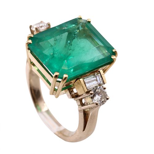 15.3ctw Emerald & Diamonds Cocktail 18k Gold Ring