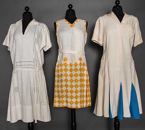 THREE WHITE LINEN DAY DRESSES, 1920s