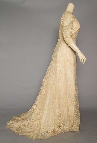 BRUSSELS LACE WEDDING GOWN, EARLY 20TH C