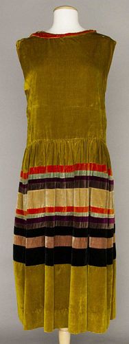 MARGARETE NEUMANN VELVET DRESS, GERMANY, 1920s