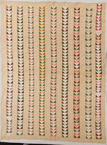 PIECED FLYING GEESE QUILT, LATE 19TH C