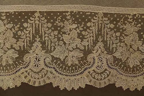 FRENCH NEEDLE LACE & LINEN ALTAR CLOTH, MID 19TH C
