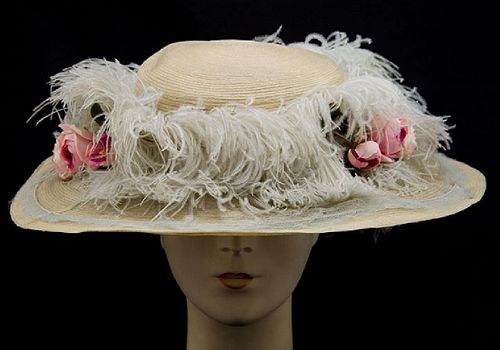 LADIES' OFF-WHITE STRAW HAT, c. 1905