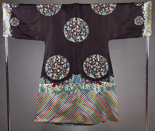 EMBROIDERED ROBE, CHINA, 19TH C