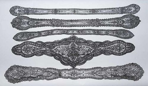 FIVE CHANTILLY LACE ACCESSORIES, MID 19TH C