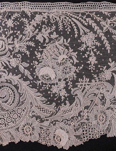 ELEVEN PIECES ALENCON & BRUSSELS MIXED LACE, 19TH C