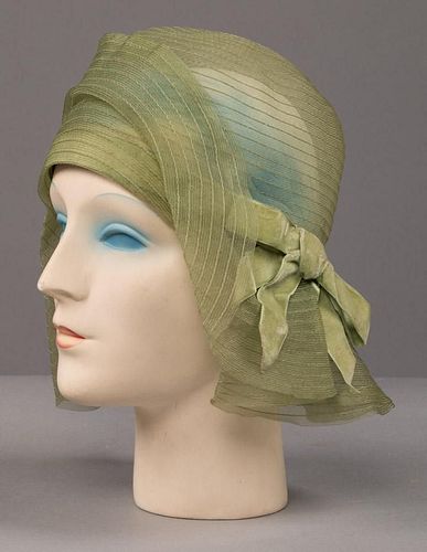 GREEN HORSE HAIR CLOCHE, c. 1930-1932