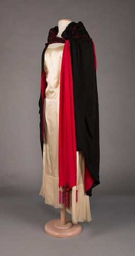 DRAMATIC BLACK & RED EVENING CAPE, PARIS, EARLY 1920s