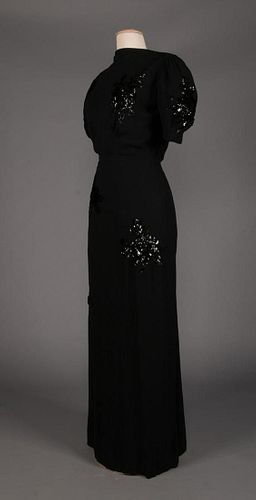 FLORAL SEQUINED BLACK SILK EVENING GOWN, EARLY 1940s