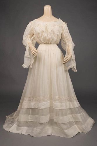 FIVE PIECE TRAINED LINGERIE GOWN, 1900-1910s