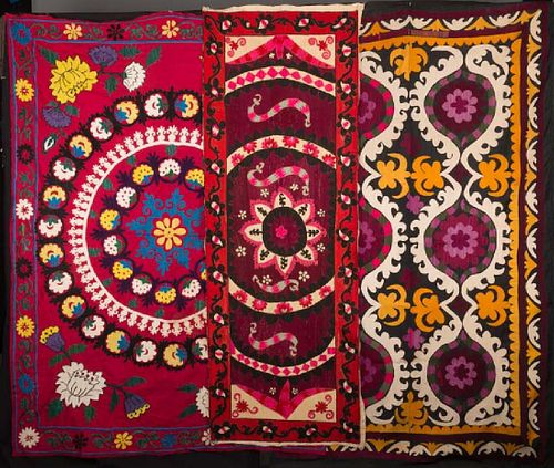 THREE EMBROIDERED SUZANIS, CENTRAL ASIA, 20TH c.