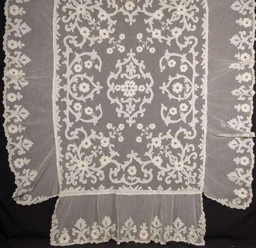 FOUR LACE BEDSPREADS & SHAMS, EARLY 20TH C
