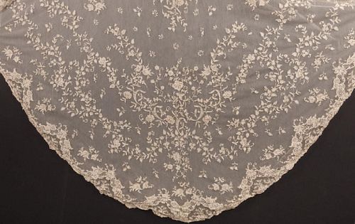 BRUSSELS LACE CATHEDRAL WEDDING VEIL, 1900-1910