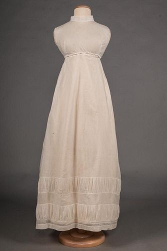 MUSLIN DRESS, FRANCE, 1810