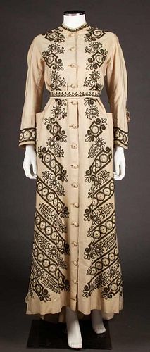 TRAINED WOOL MORNING DRESS, 1870s