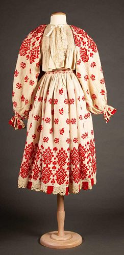 EMBROIDERED REGIONAL DRESS, E. EUROPE, EARLY 20TH C