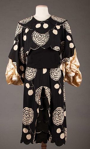 BLACK & WHITE GRAPHIC PRINT DRESS, 1930s