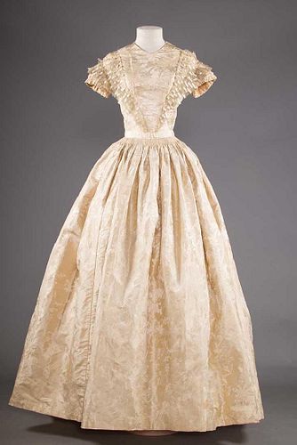 FIGURED CREAM SILK WEDDING DRESS, 1854