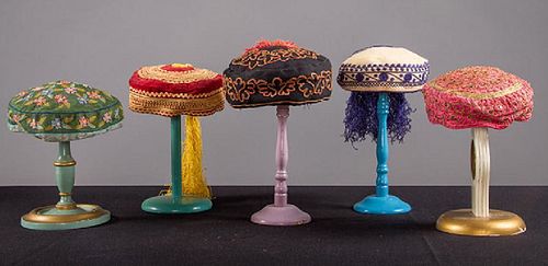 5 MEN'S EMBROIDERED HATS, MIDDLE EAST