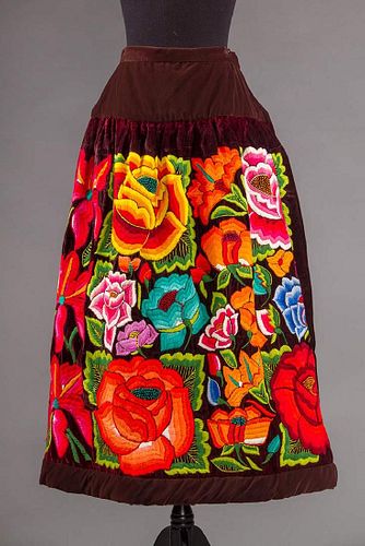 STUNNING EMBROIDERED SKIRT, MEXICO, 1950s