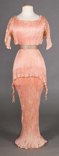 MARIANO FORTUNY PEACH PEPLOS GOWN, EARLY 20th C.