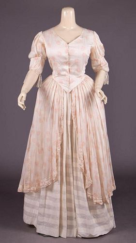 COLONIAL REVIVAL FANCY DRESS COSTUME, LATE 19TH C