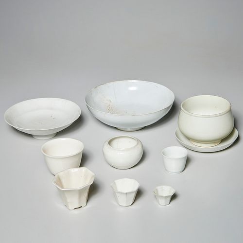 Group (10) Chinese monochrome white vessels