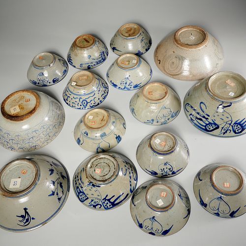 Collection Swatow blue & white stoneware bowls