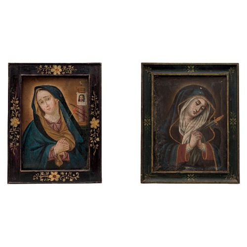 ANÓNIMOS Lote de 2 vírgenes Dolorosas México, siglo XIX Óleo sobre lámina/ tela 2 piezas