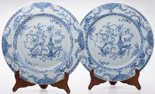 4933111: Pair of Chinese Blue and White Chargers, 18th Century ES7AC