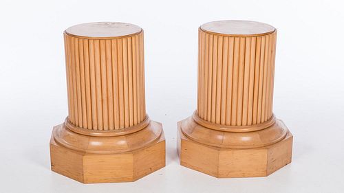 4933289: Pair of Wood Column-Form Pedestals ES7AJ