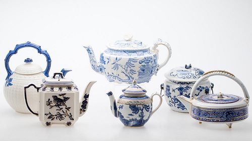 4933318: Group of 5 Blue and White Ceramic Teapots and a
 Covered Jar, 19th Century and Later ES7AF