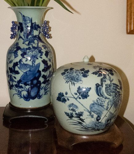 4934385: Chinese Blue and White Ginger Jar and Vase ES7AJ