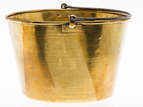 4543110: Large American Brass Hearth Bucket, 19th Century KL5CJ