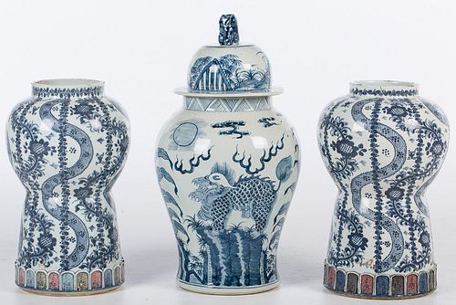 4269444: 3 Chinese Underglaze Blue Decorated Porcelain Vases, Modern E1REC