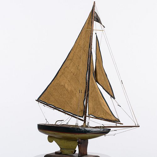 4285864: Vintage Pond Yacht with Navy, Red and Light Green Hull E1REJ