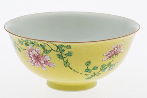 3984749: Chinese Yellow Glazed Bowl with Flowers, 19th Century E6RDC
