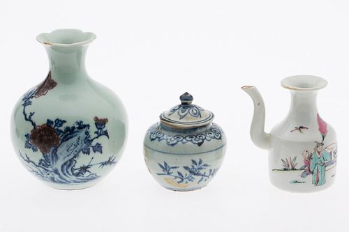 3984836: 3 Chinese Porcelain Articles, 20th Century and Earlier E6RDC
