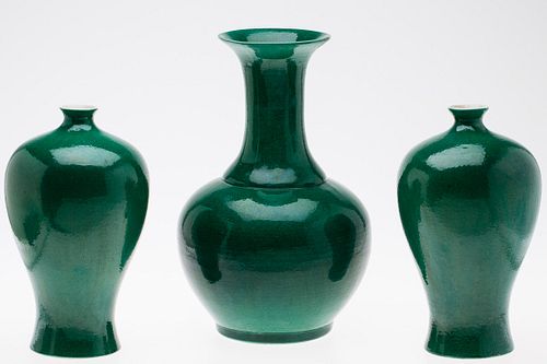 3984935: 3 Chinese Green Glaze Porcelain Vases, Modern E6RDC
