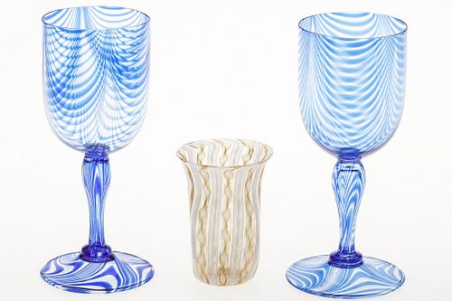 4002223: Pair of Blue Venetian Glasses and a Vase E6RDF