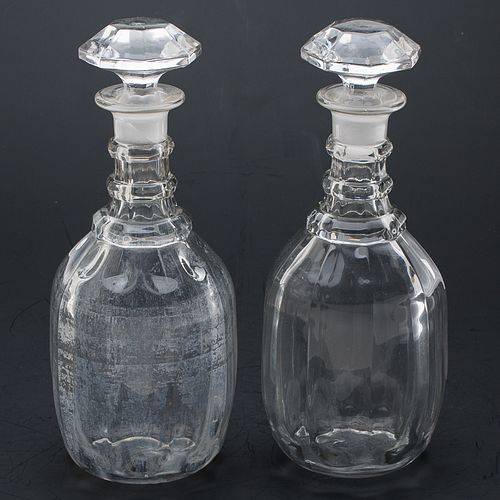 4002262: Pair of Glass Decanters E6RDF